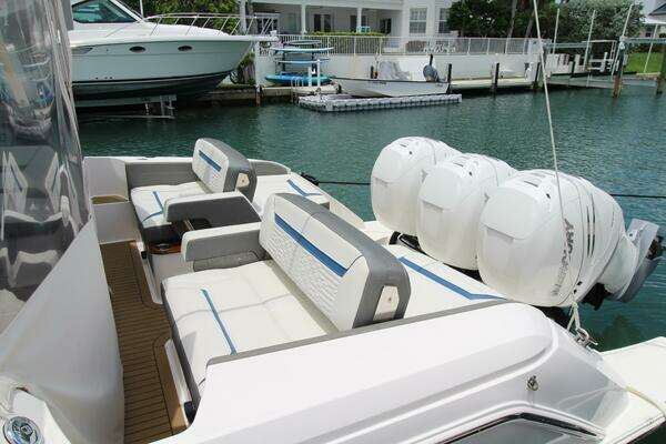 Tiara Yachts 38LX Yacht For Sale
