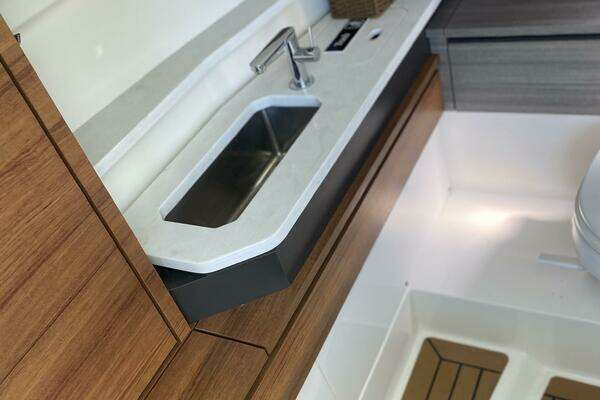 Tiara Yachts 38LX Yacht For Sale