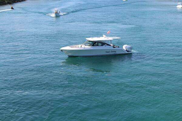 Tiara Yachts 38LX Yacht For Sale