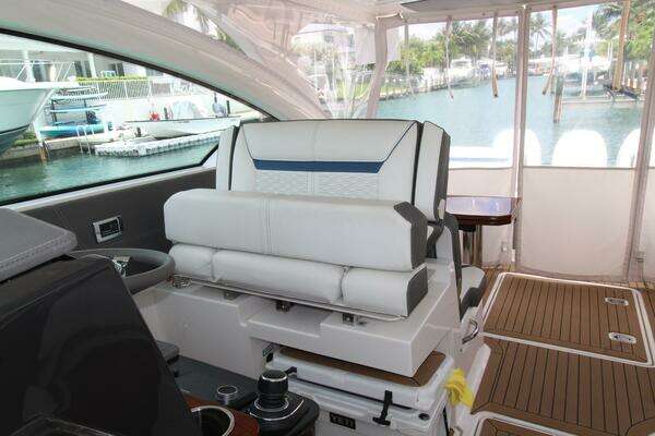 Tiara Yachts 38LX Yacht For Sale