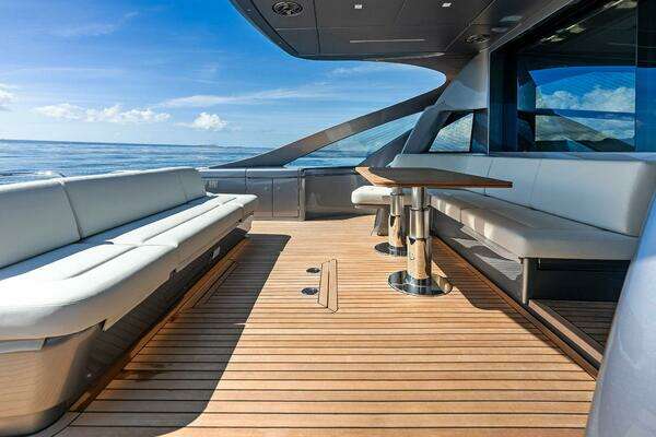 Pershing 7X Yacht For Sale