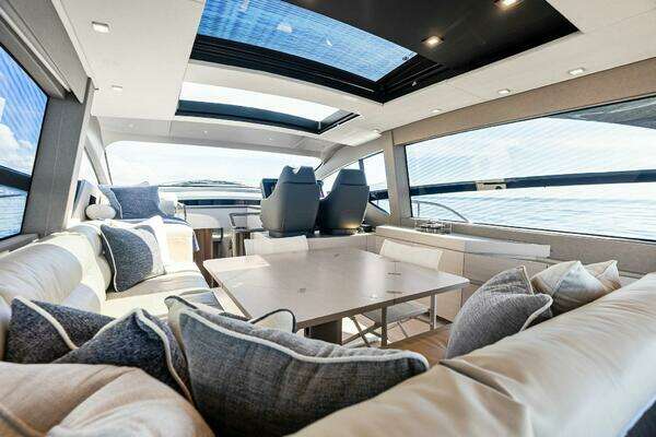 Pershing 7X Yacht For Sale