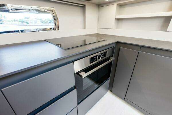 Pershing 7X Yacht For Sale