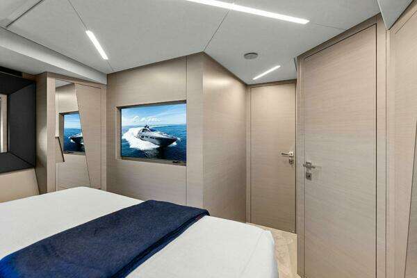 Pershing 7X Yacht For Sale