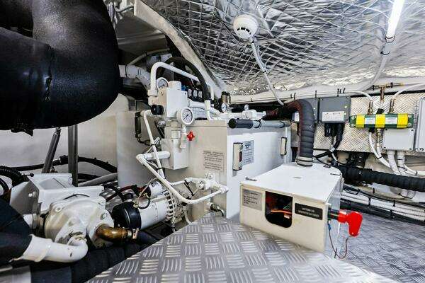 Pershing 7X Yacht For Sale