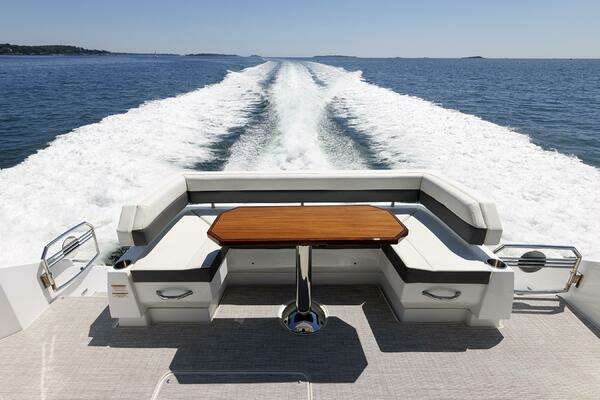 Cruisers Yachts  Yacht For Sale