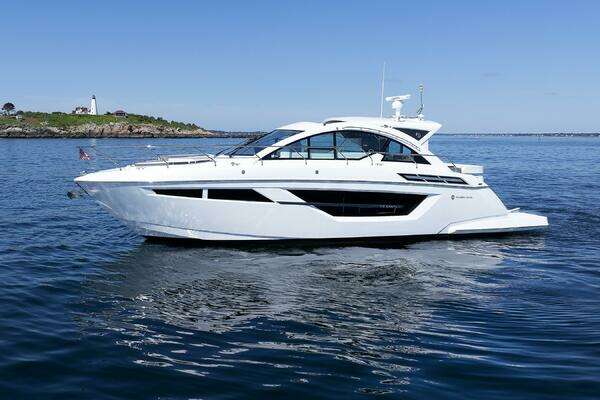 Cruisers Yachts  Yacht For Sale