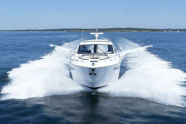 2021 Cruisers Yachts 50