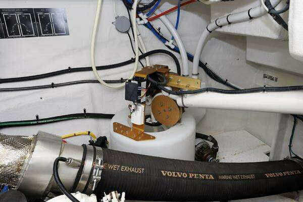 Cruisers Yachts  Yacht For Sale