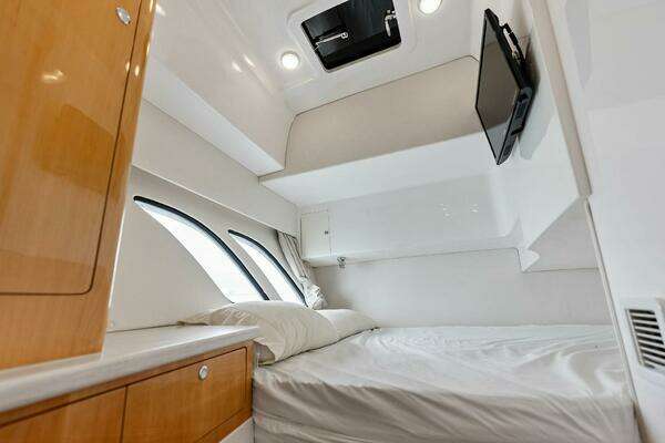 Intrepid 430 Sport Yacht Yacht For Sale