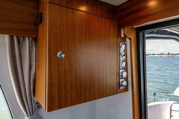 Nimbus 405 Coupe Yacht For Sale
