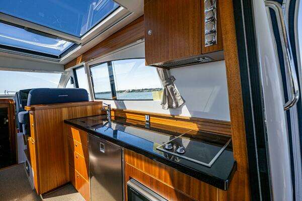Nimbus 405 Coupe Yacht For Sale
