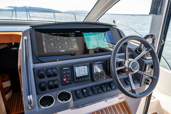 Nimbus 405 Coupe Yacht For Sale