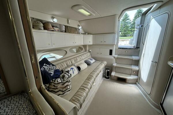 33ft Sea Ray Yacht For Sale