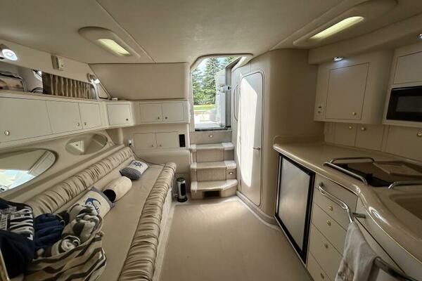 33ft Sea Ray Yacht For Sale