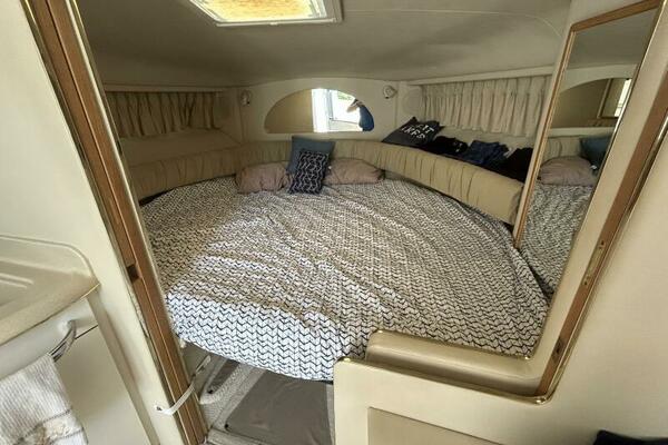 33ft Sea Ray Yacht For Sale