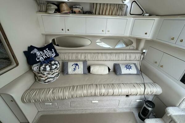 33ft Sea Ray Yacht For Sale