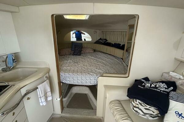 33ft Sea Ray Yacht For Sale