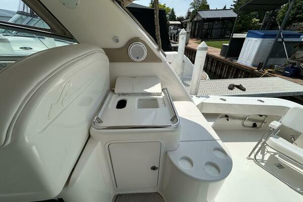 33ft Sea Ray Yacht For Sale