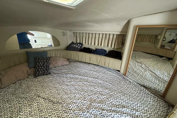 33ft Sea Ray Yacht For Sale