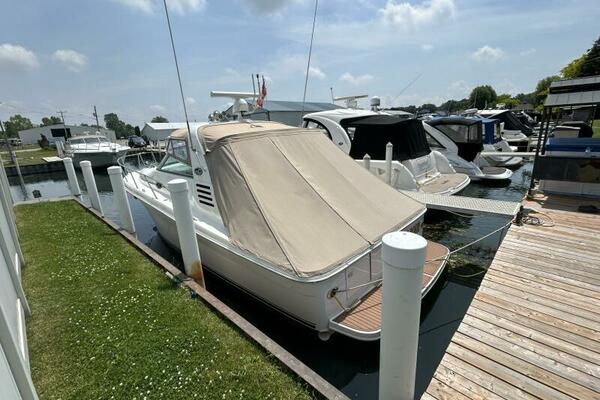 33ft Sea Ray Yacht For Sale