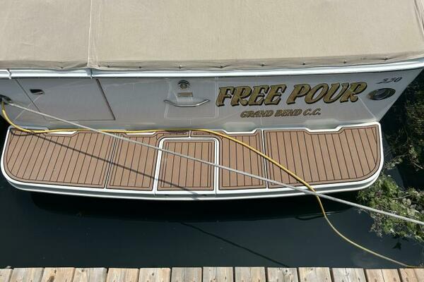 33ft Sea Ray Yacht For Sale