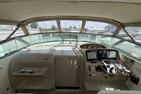 33ft Sea Ray Yacht For Sale