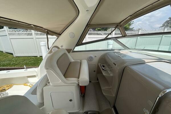 33ft Sea Ray Yacht For Sale