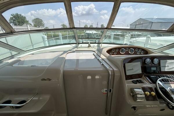 33ft Sea Ray Yacht For Sale