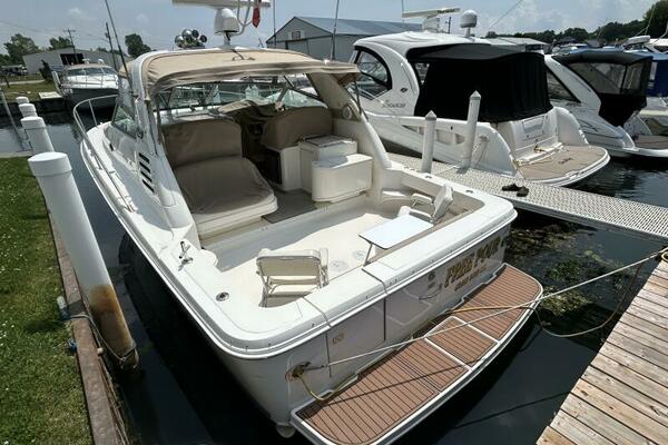 33ft Sea Ray Yacht For Sale