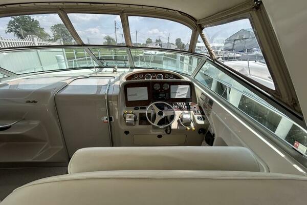 33ft Sea Ray Yacht For Sale