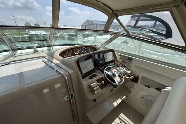 33ft Sea Ray Yacht For Sale