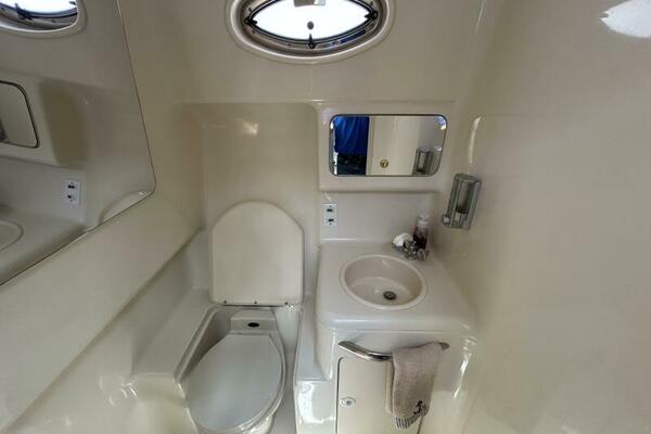 33ft Sea Ray Yacht For Sale