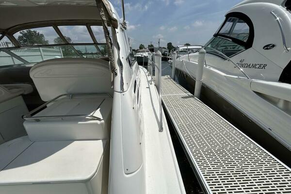 33ft Sea Ray Yacht For Sale