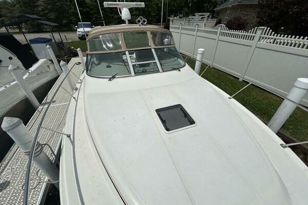 33ft Sea Ray Yacht For Sale