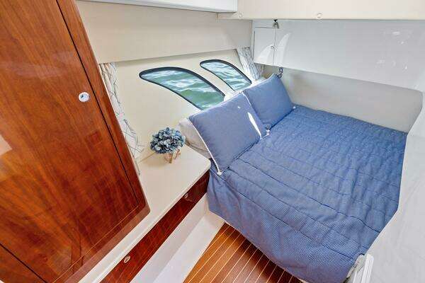 Intrepid 430 Sport Yacht Yacht For Sale