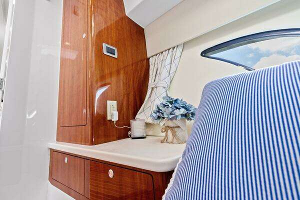 Intrepid 430 Sport Yacht Yacht For Sale