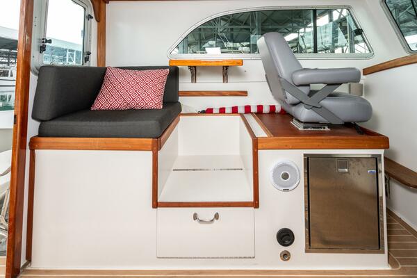 ANNE ELISE 33ft Devlin Yacht For Sale ANNE ELISE 33ft Devlin Yacht For Sale