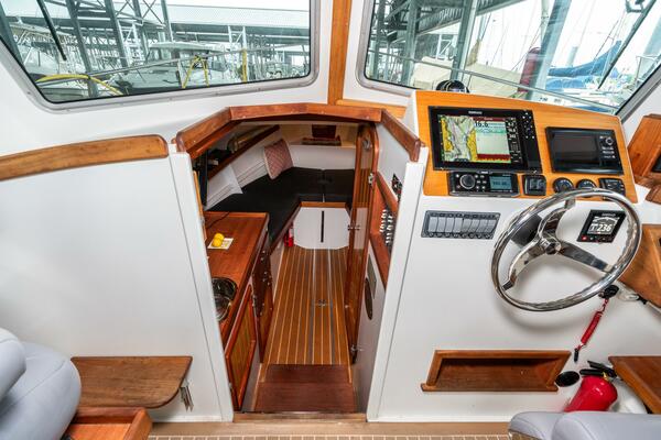 ANNE ELISE 33ft Devlin Yacht For Sale ANNE ELISE 33ft Devlin Yacht For Sale