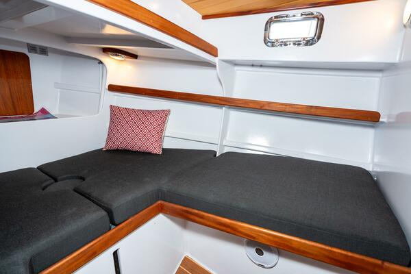 ANNE ELISE 33ft Devlin Yacht For Sale ANNE ELISE 33ft Devlin Yacht For Sale