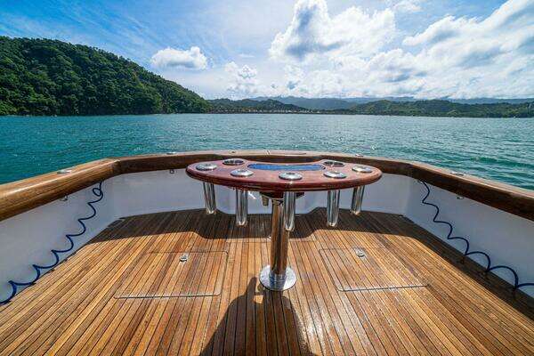 Maverick Yachts Costa Rica 36 Walkaround Yacht For Sale