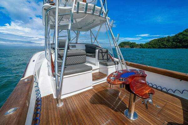 Maverick Yachts Costa Rica 36 Walkaround Yacht For Sale