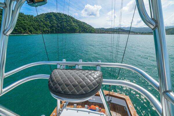 Maverick Yachts Costa Rica 36 Walkaround Yacht For Sale
