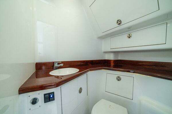 Maverick Yachts Costa Rica 36 Walkaround Yacht For Sale