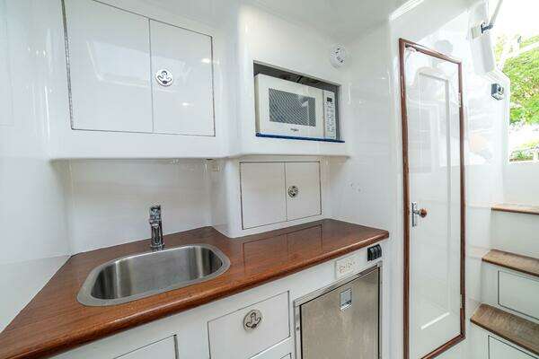 Maverick Yachts Costa Rica 36 Walkaround Yacht For Sale