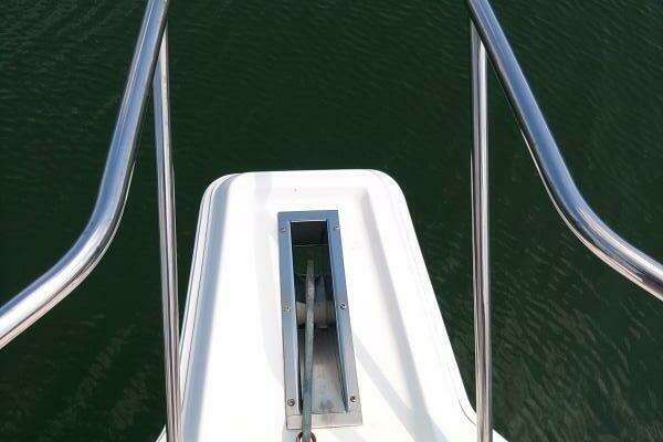 Photo of the 2005 Pro-Line 32 Express "Dark Star"