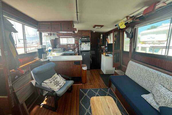 Photo of the 1980 Hatteras 42LRC "Still The One"