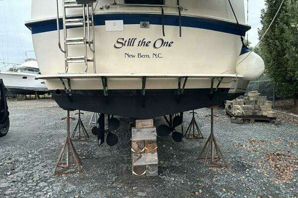 Photo of the 1980 Hatteras 42LRC "Still The One"
