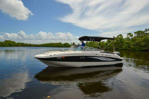 24-ft-Hurricane-2011-2400 Sundeck-Saint Petersburg Florida United States yacht for sale