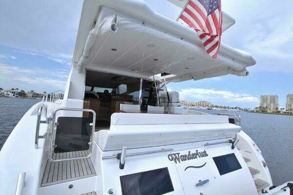 2015 Dyna Yachts 60